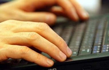Правительство Украины предлагает законодательно закрепить право украинцев на интернет-обращения в органы власти